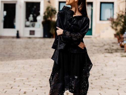 jaketa vale, mrežasta, mrežasto, komplet, suknja valentina, vezanje na mašnu, za jesen, za zimu, za svaku priliku, dekonstruirano, kratka jaketa, mrežasta haljina, sa aplikacijama, nova kolekcija, handmade, šibenik, đina grbin, crno, crna, sa džepovima, bez kapuljače