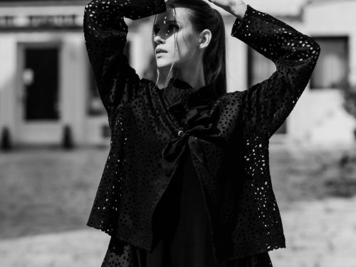 jaketa vale, mrežasta, mrežasto, komplet, suknja valentina, vezanje na mašnu, za jesen, za zimu, za svaku priliku, dekonstruirano, kratka jaketa, mrežasta haljina, sa aplikacijama, nova kolekcija, handmade, šibenik, đina grbin, crno, crna, sa džepovima, bez kapuljače